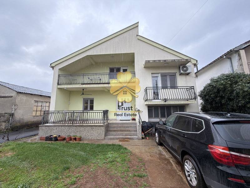 Kuća, 200m2, Tološi, Podgorica